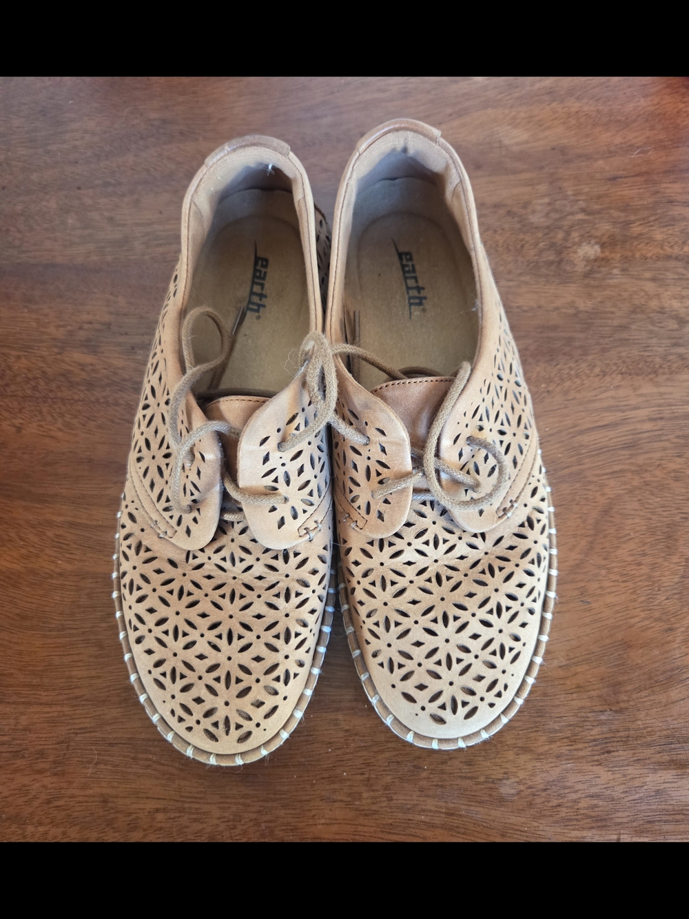 Earth Women's Tan Laser-Cut Lace-Up Flats